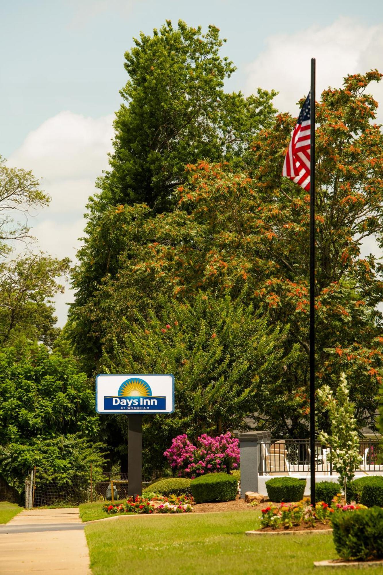 Days Inn By Wyndham Fort Smith Exterior photo