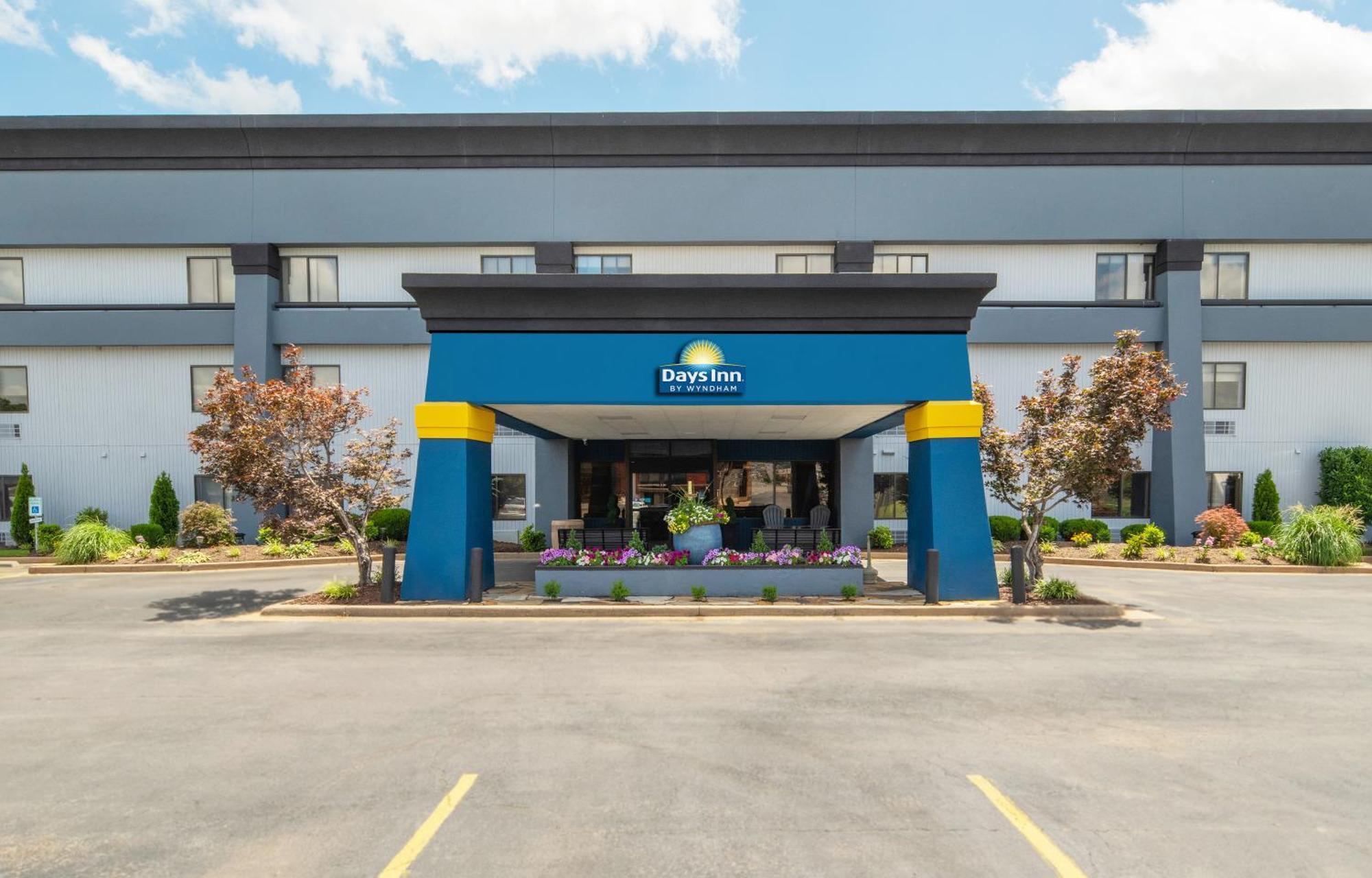 Days Inn By Wyndham Fort Smith Exterior photo
